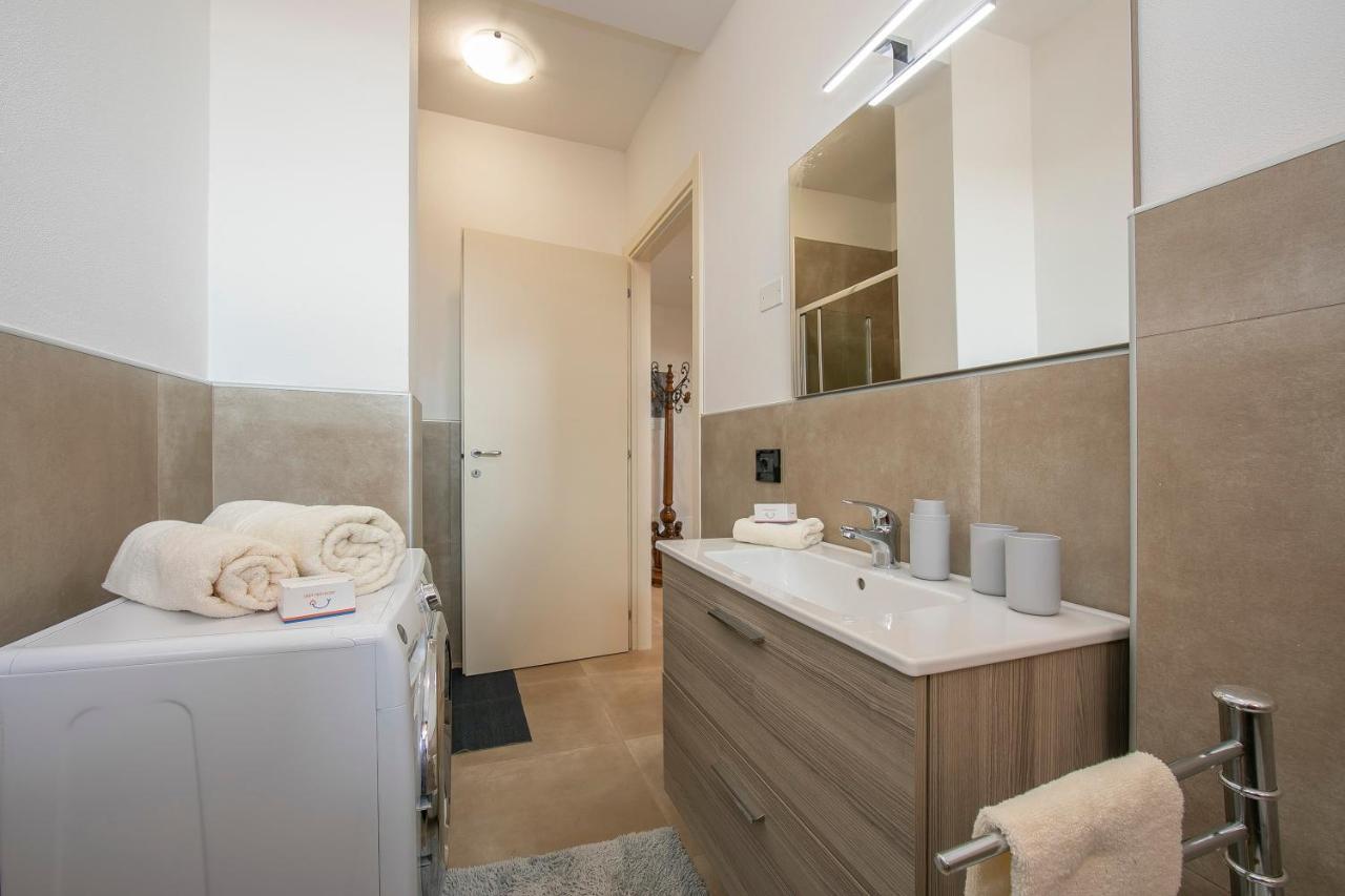 Villa Teresa Apt Lake Garda View - Happy Rentals Сояно дел Лаго Екстериор снимка